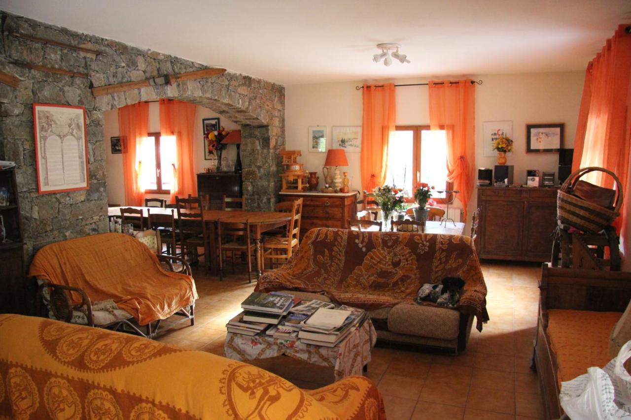 Chambre D'Hote "Chez Antoinette Et Charles" Santo-Pietro-di-Venaco Екстер'єр фото